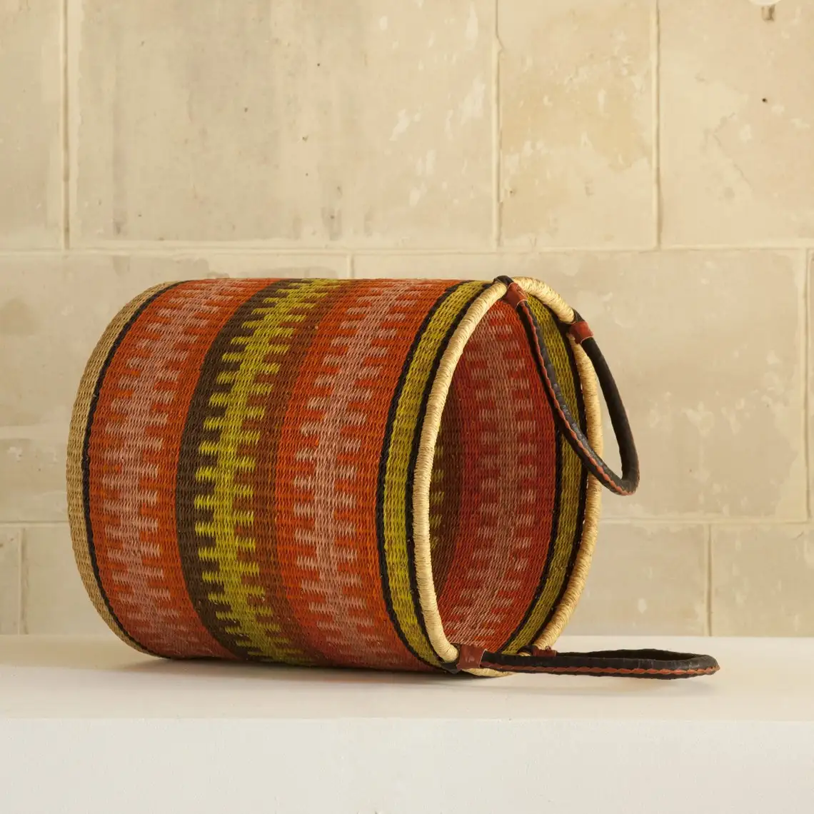 LOVELY Perfect High Quality Handmade Round Laundry Hamper Storage Basket Handwoven Wicker Bamboo Seagrass Basket Colorful Color