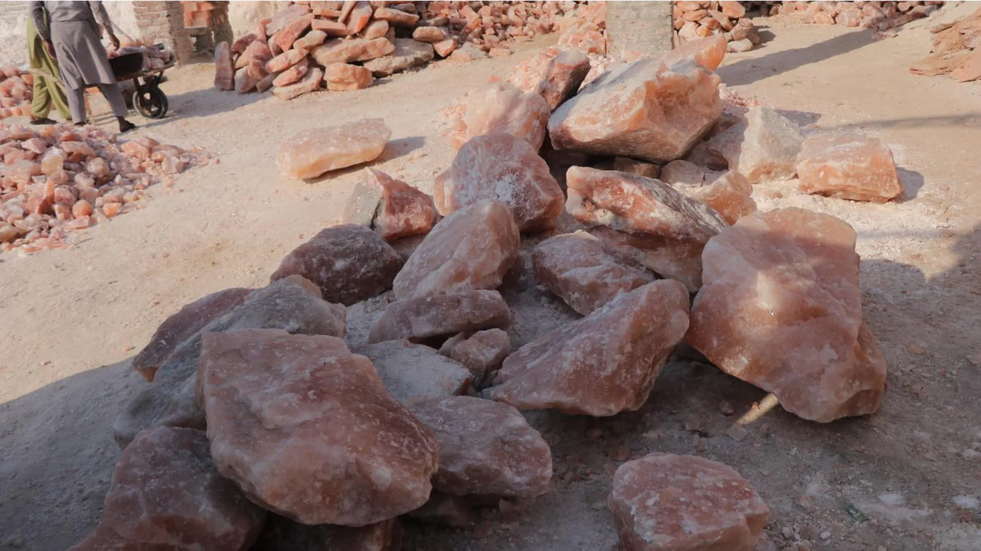 Himalayan Salt Lamp Pakistan Natural Crystal Rock Stone Pink Salt Lamp