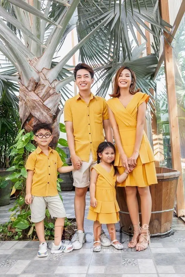 Одинаковые повседневные наряды для всей семьи, горчично-желтое платье, семейная сочетающаяся одежда, оптовая продажа, экспорт, готовая к отправке