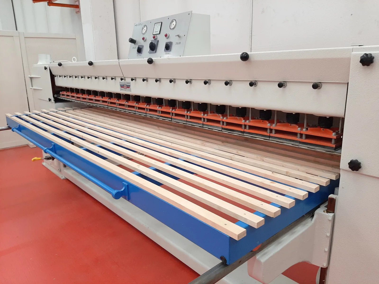 Manual Vertical Panel Saw For Cutting Wood Panels Plastic Materials