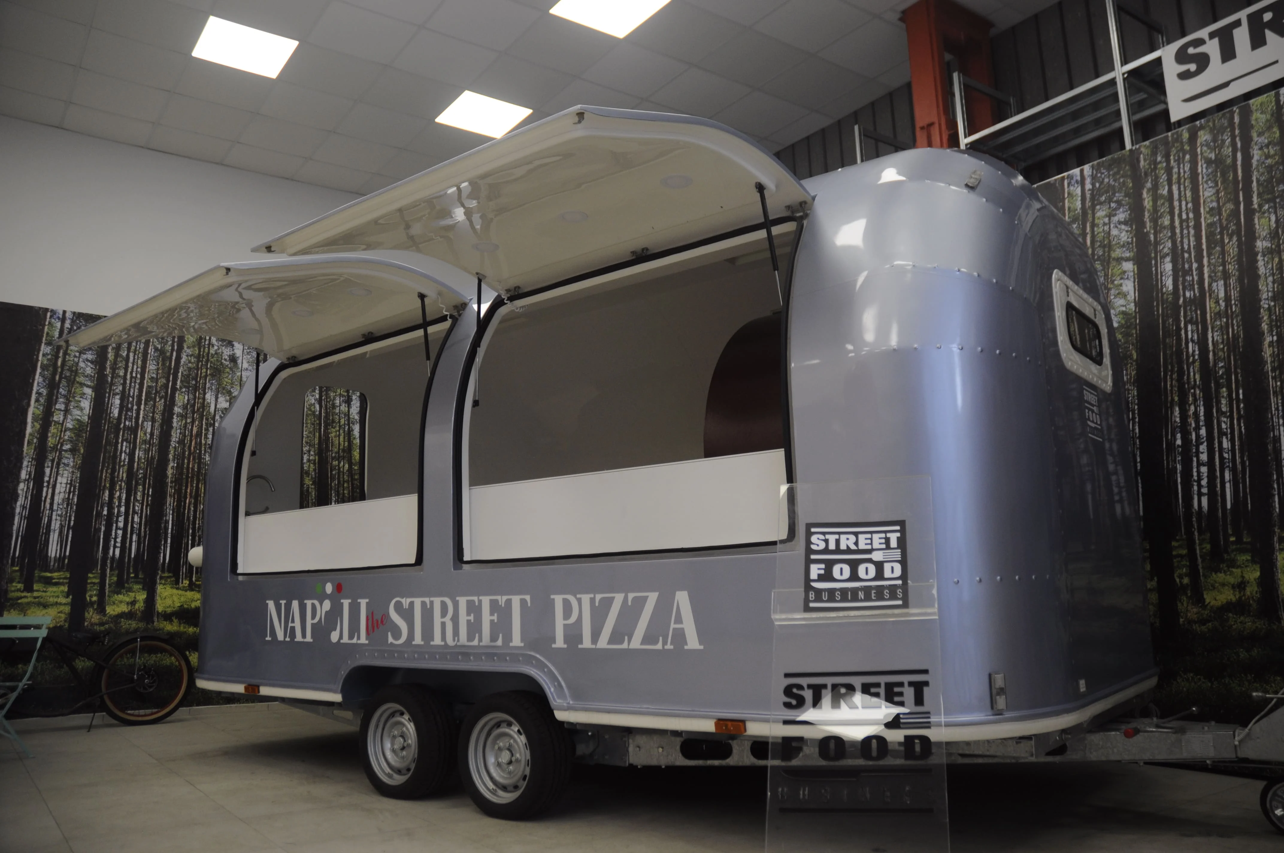 Top Italian Quality Electric Food Truck 5x2m Street Food Authentic