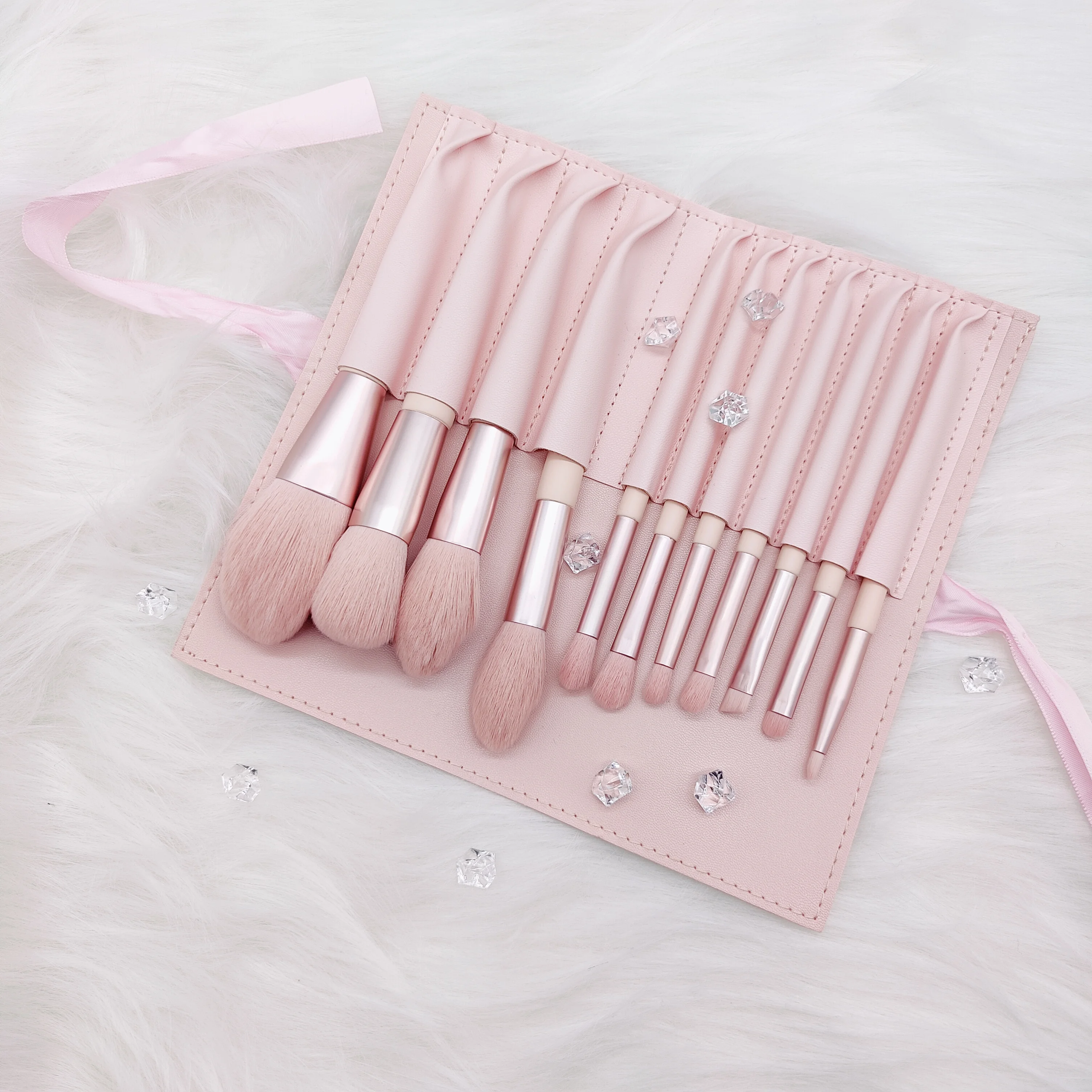2022 Custom 11-Pcs Natural Hair Makeup Brush Set with OEM Service Includes Cosmetic Bag Face-Use Concealer-Relevant