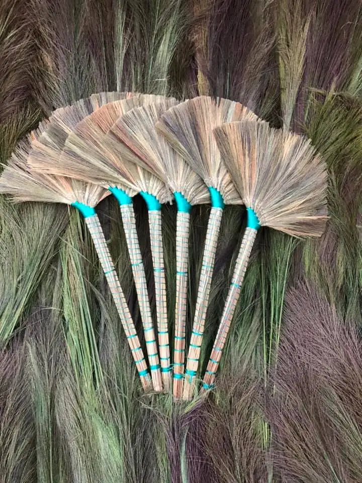 Natural Straw Grass Broom Cleaning Sweeping Brush And Broom Floor House