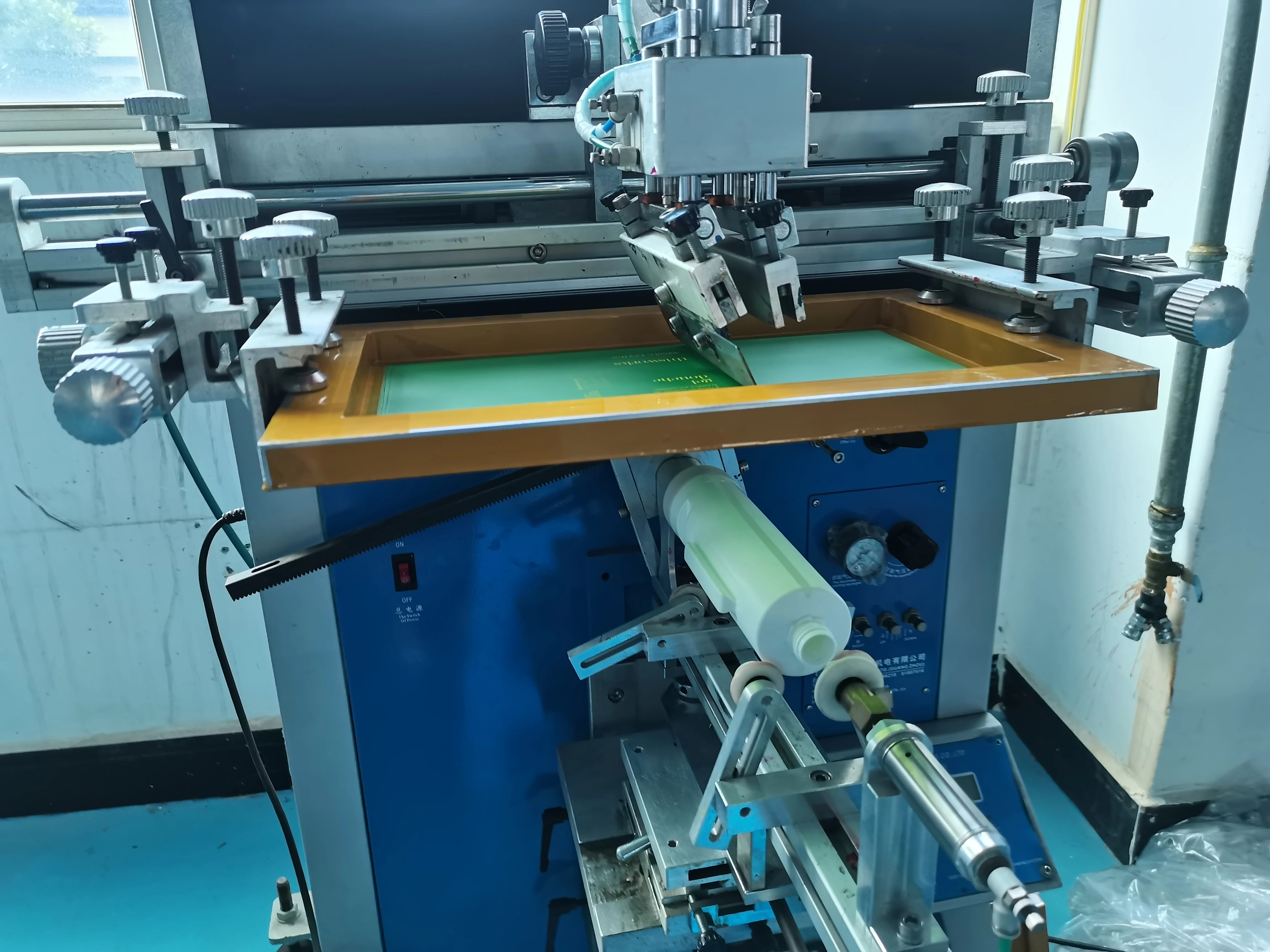 Semi-Automatic Screen Printing Machine with 220V Power and 1 Year Warranty for Round Oval Flat Bottles