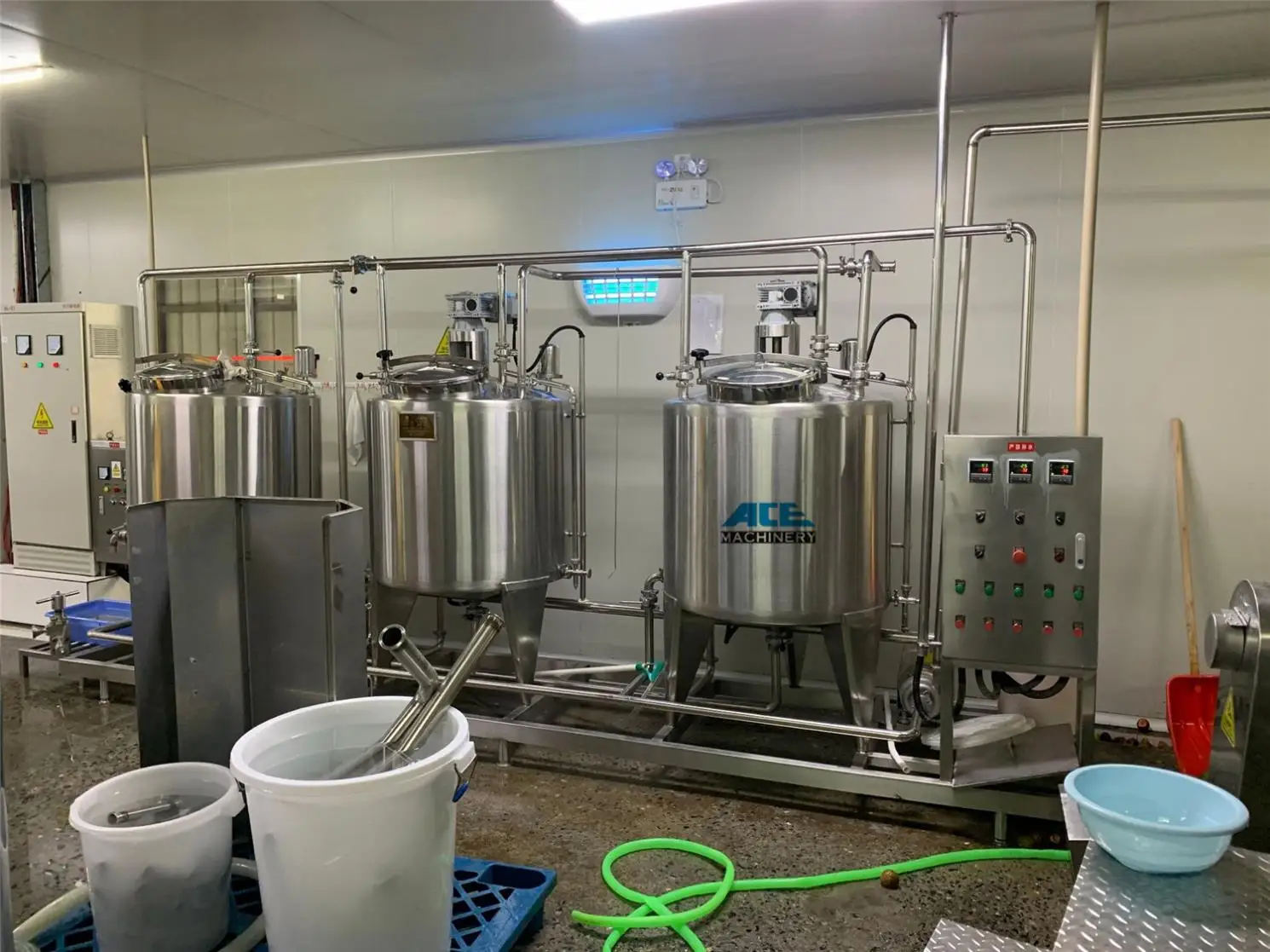 Factory Price Quality Sanitary Dairy Beverage Milk Cip Cleaning System Pipes Containers And Sterilization Equipment