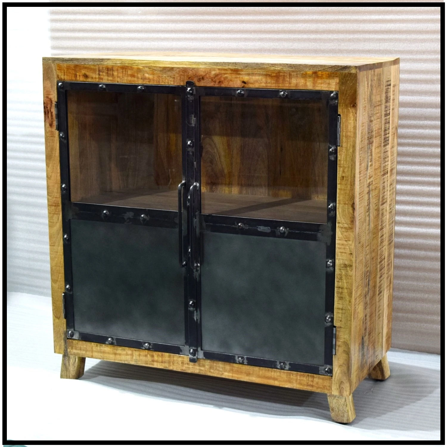 Распродажа 2024 из массива манго деревянная дверь железная заклепка витрина шкаф для хранения дома гостиной