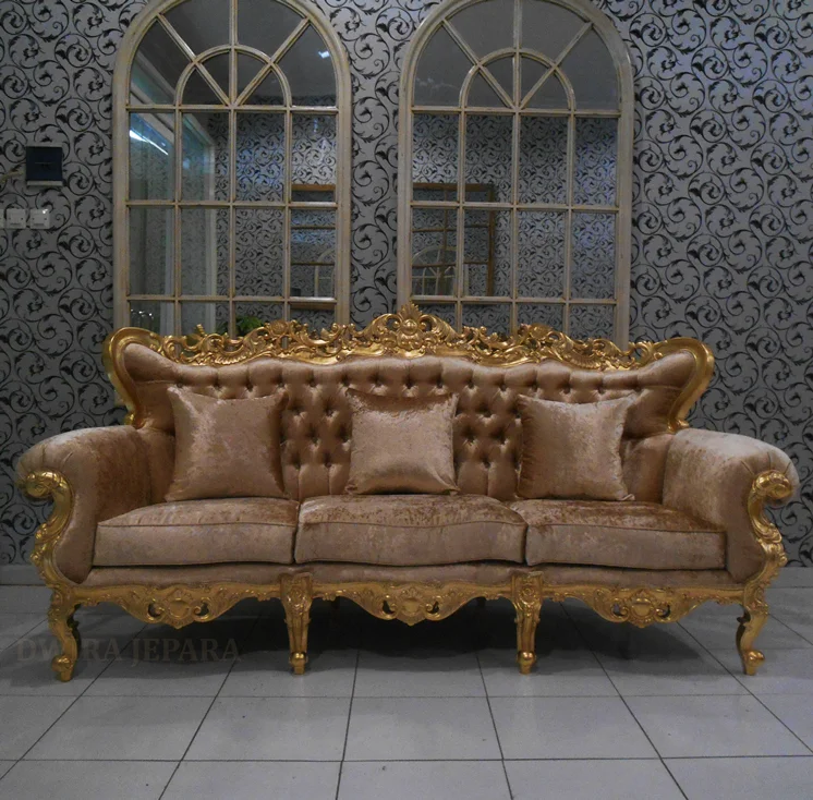 Divano Classico Divani Classici Prezzi Bassi Mobili Italiani Tre Posti  Divano Classico In Legno Intagliato