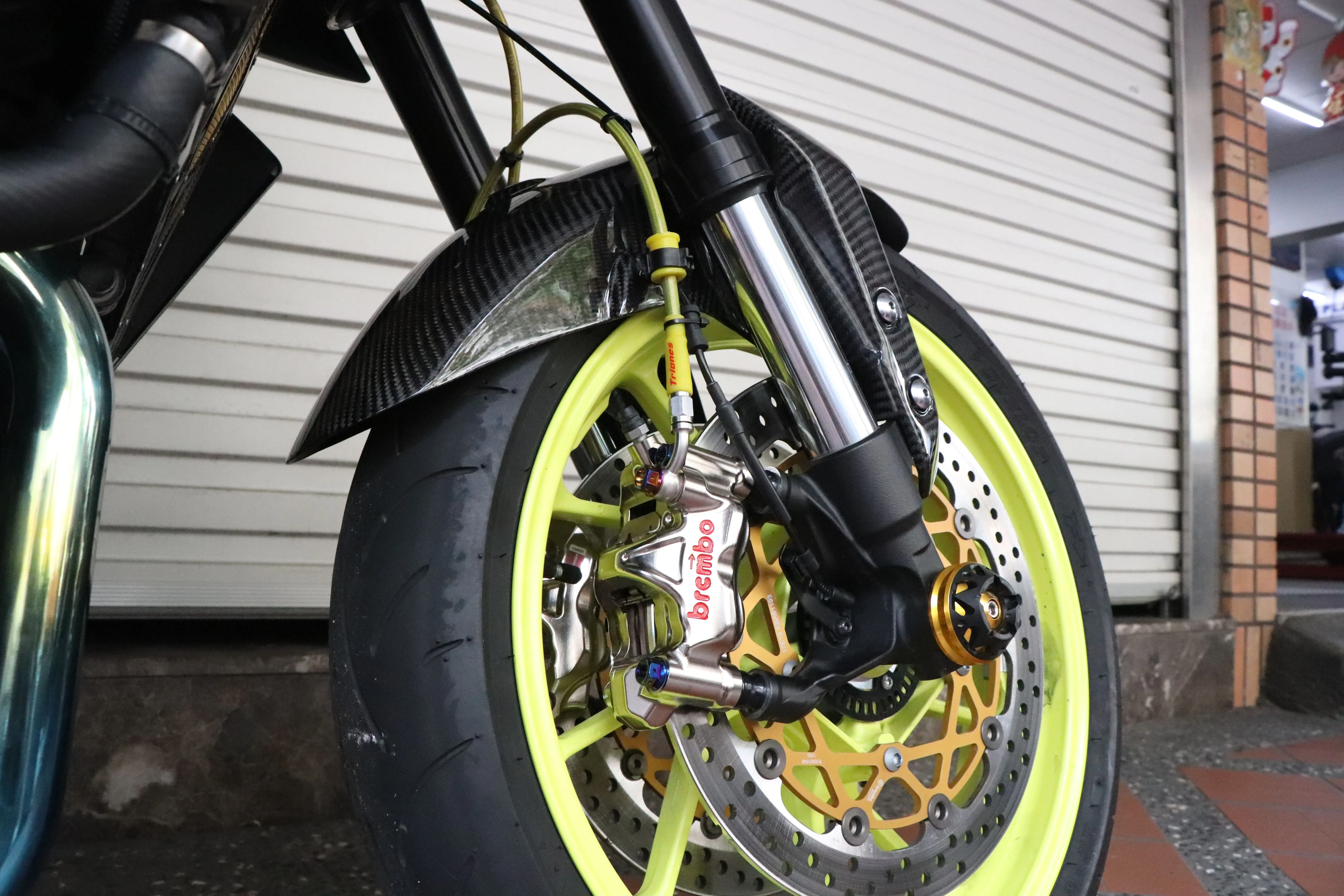 
 Переднее крыло из углеродного волокна MOS для Yamaha MT-09 / FZ-09 2014-2020  