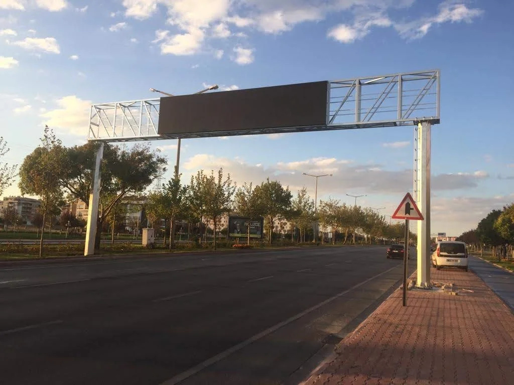 Outdoor LED Traffic System  Outdoor LED Information Screen LED Screen for VMS and Advertising