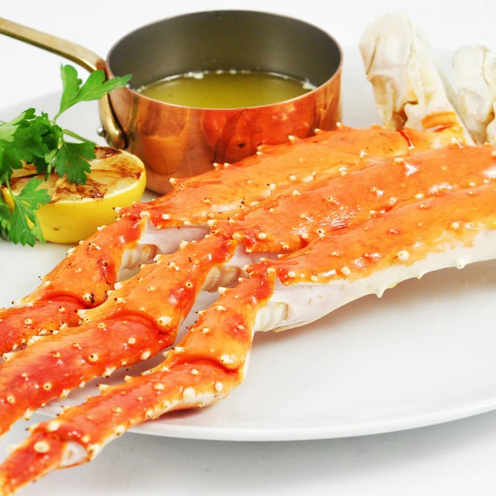 wild caught frozen alaskan king crab legs / boiled king crab