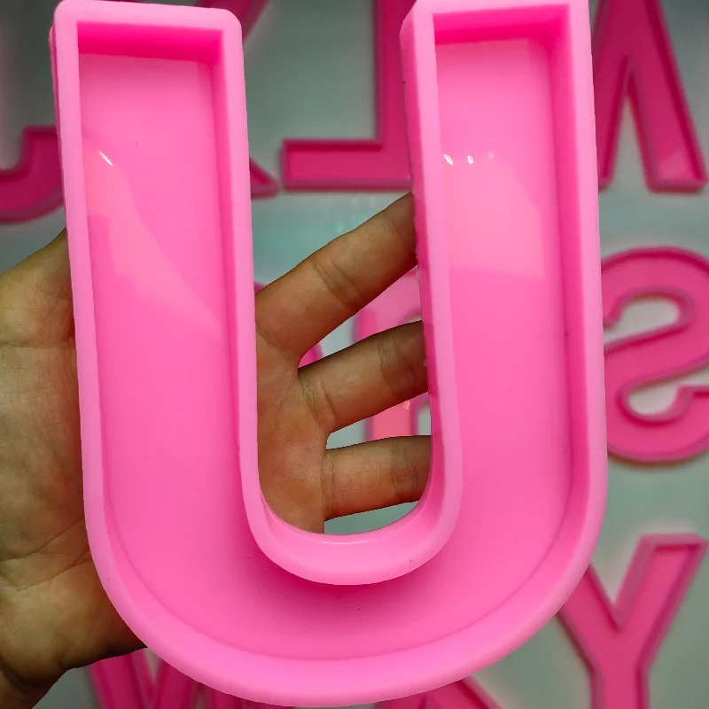 U.jpg