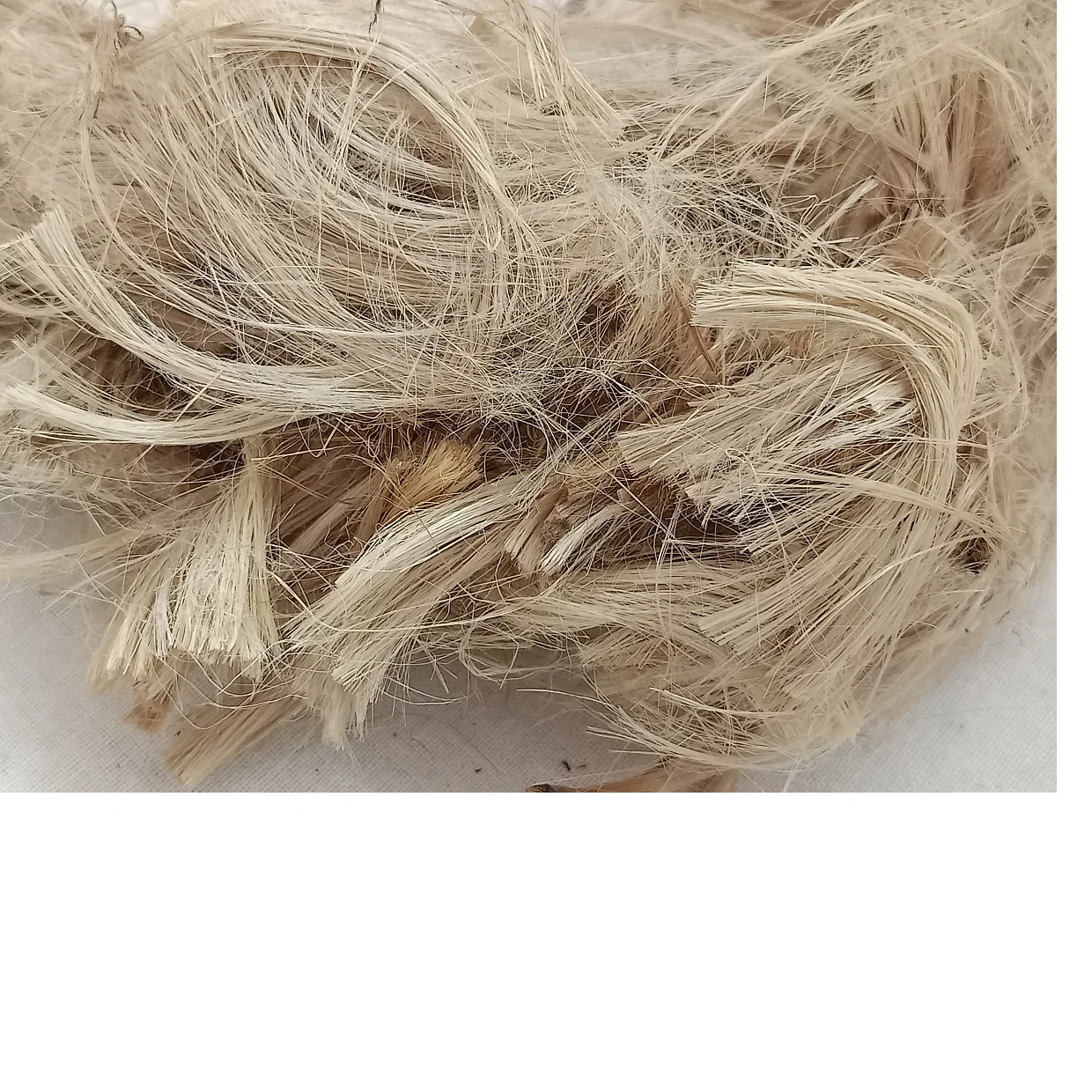 Натуральные пеньковые волокна размером 6 см подходят для текстильных спиннеров и образовательных проектов