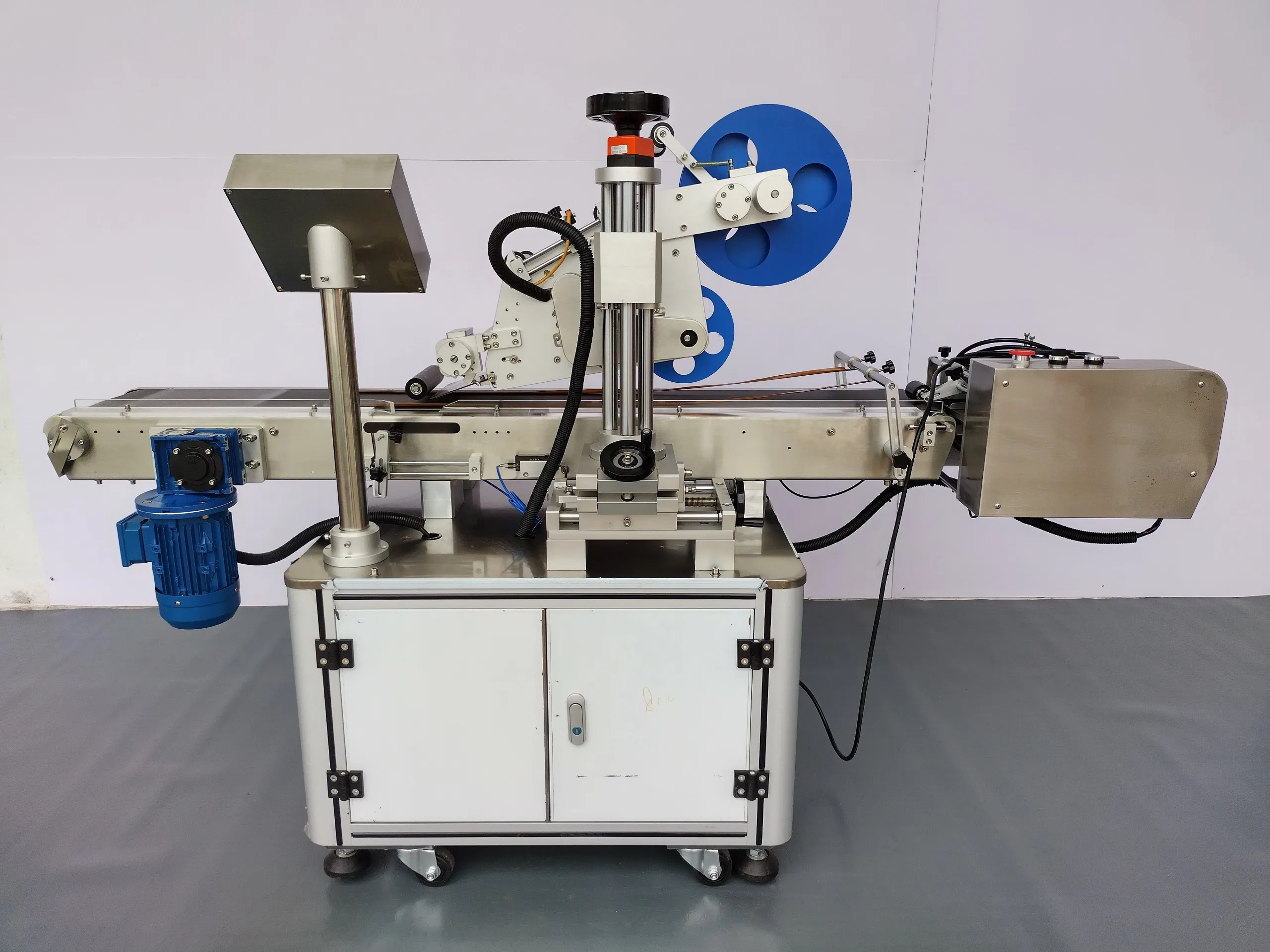 Suitable Price Vap1101 Semiautomatic Flat Labeling Machine (updown