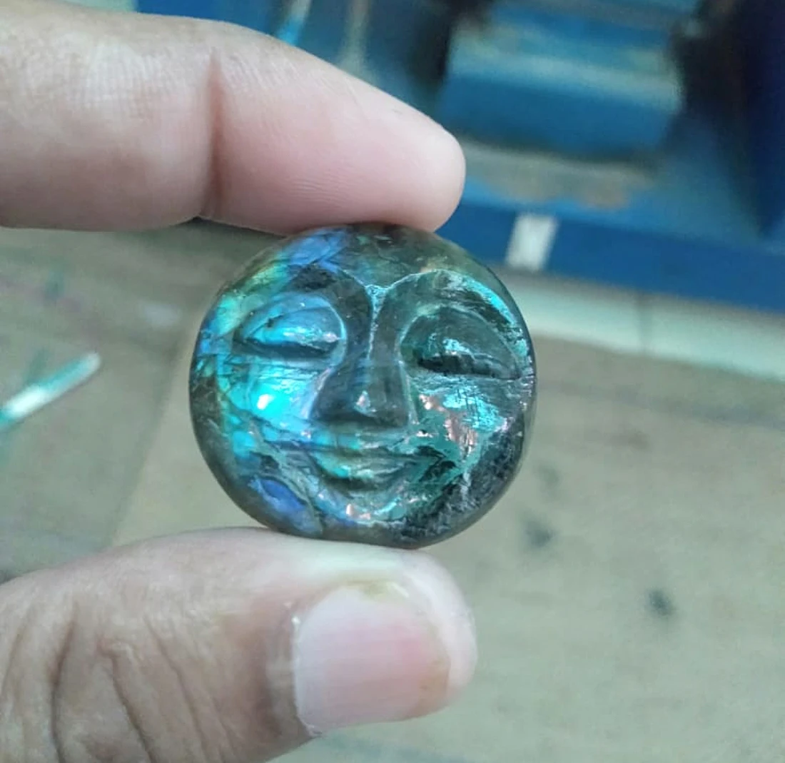 Amazing Druzy Agate Moon Face Carving !