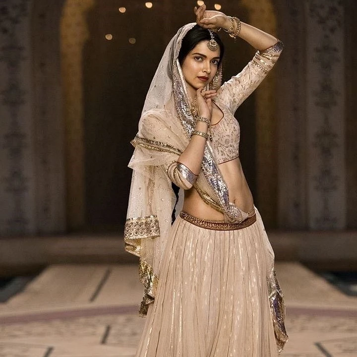 Pakaian Tradisional India Bollywood Dengan Lehenga Choli Terbaru Deepika Padukone Dirancang Dibuat Di India Dan Cetakan Buatan Tangan Buy India Bollywood Pakaian Tradisional Dan Pakaian Etnis Lehenga Sesuai Dengan Shawl Dan
