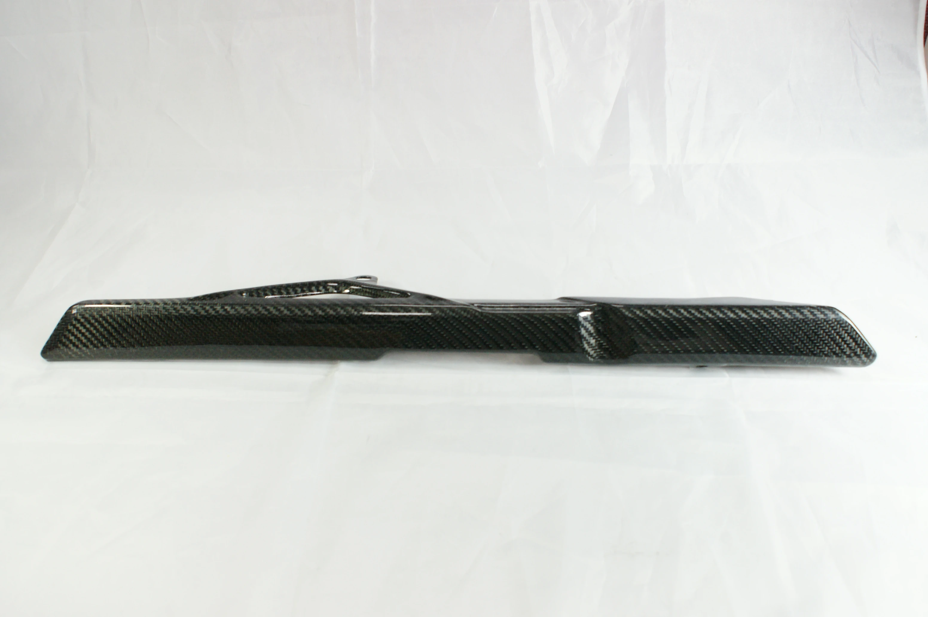 
 МОП из углеродного волокна с цепочкой сверху защита для мотоциклу Yamaha MT-09 / FZ-09 (2014- 2016)  