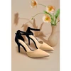 Negro y beige