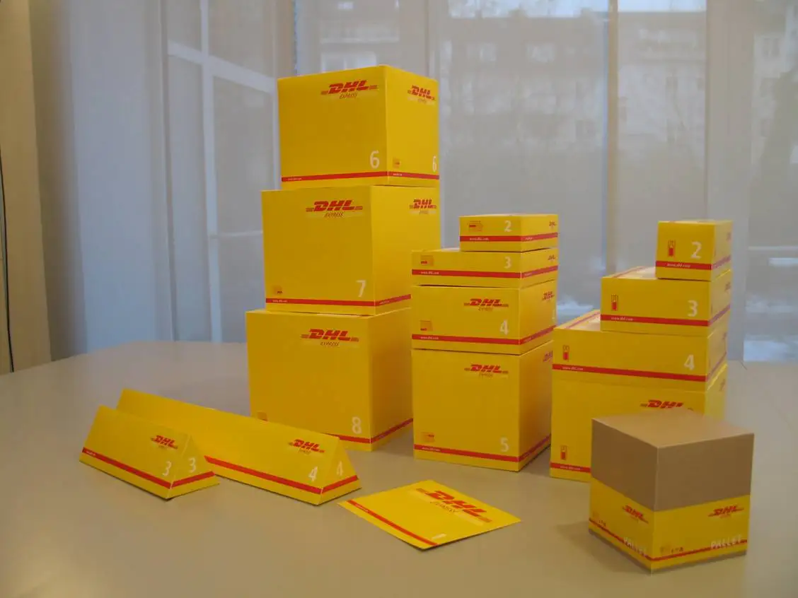 DHL packing