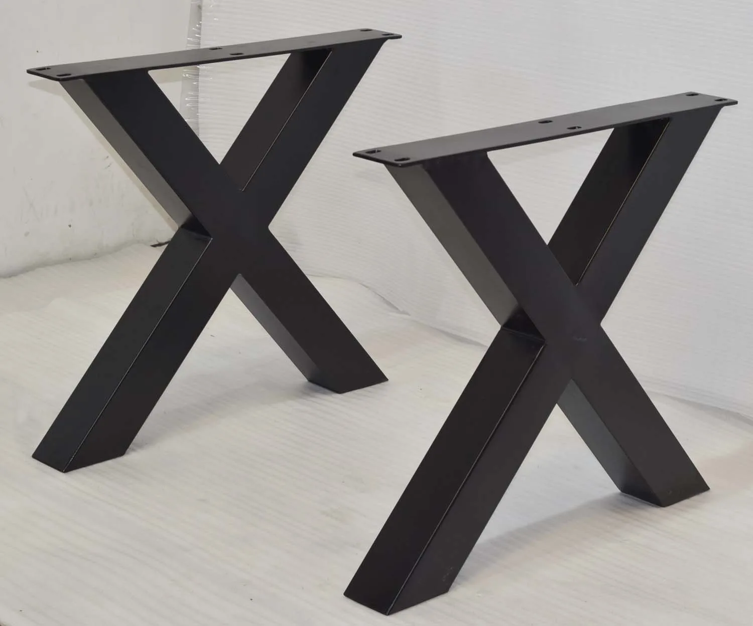 Промышленные металлические из железных трубок X стиль акации Live Edge столешницей обеденный