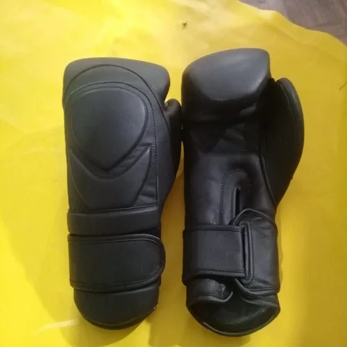 Genuine Leather Cowhide Boxing Gloves Pakistan Sialkot Material Art