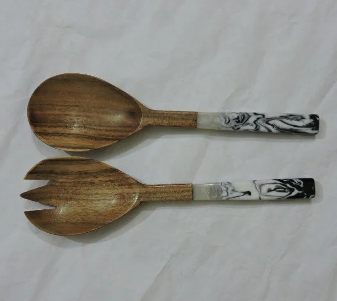 Ложка из дерева акации с разноцветной ручкой из смолы