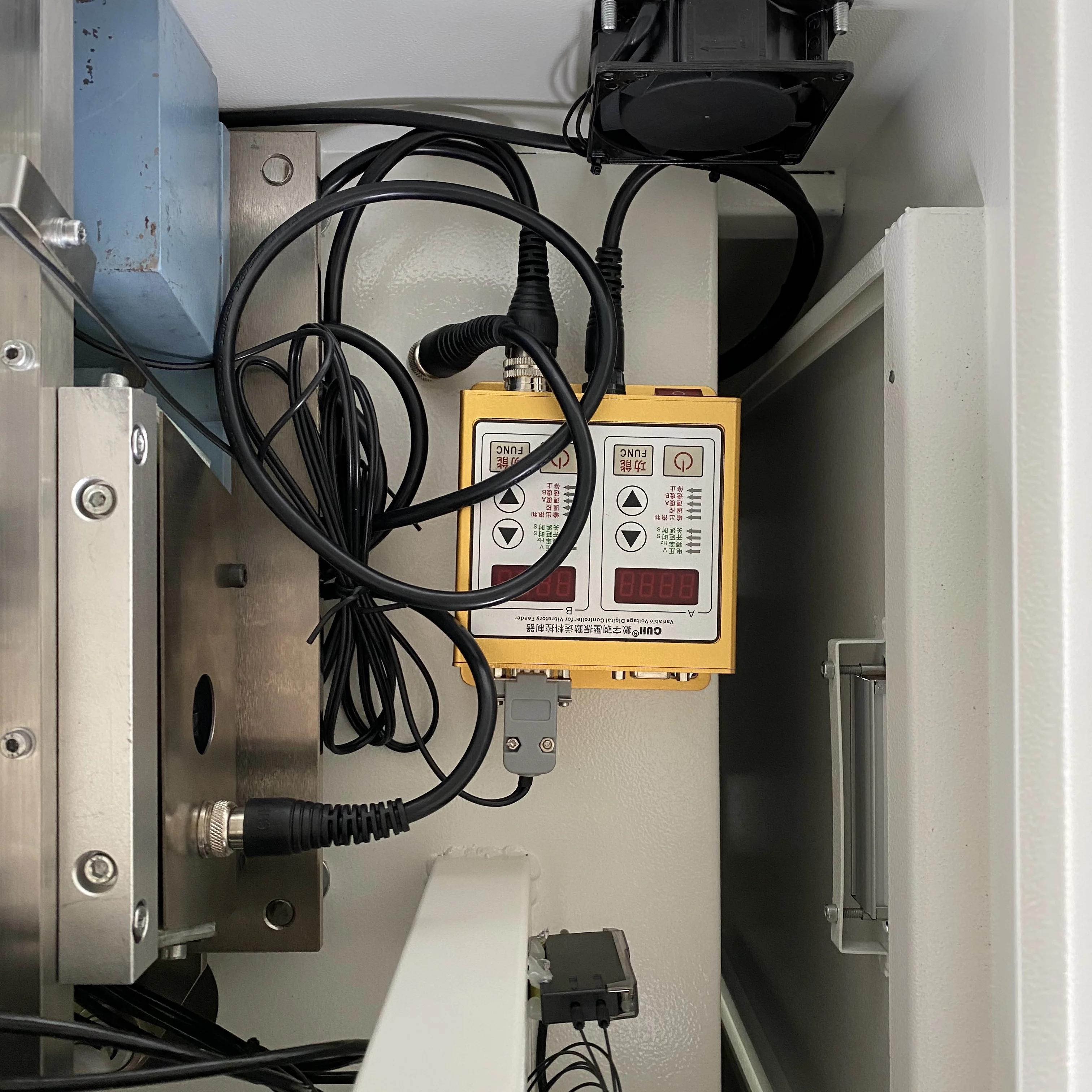 Светодиодная Автоматическая лампочка E27 E14, клепальная машина с крышкой с резкой проволоки, гибкой проволоки, функцией тестирования высокой емкости