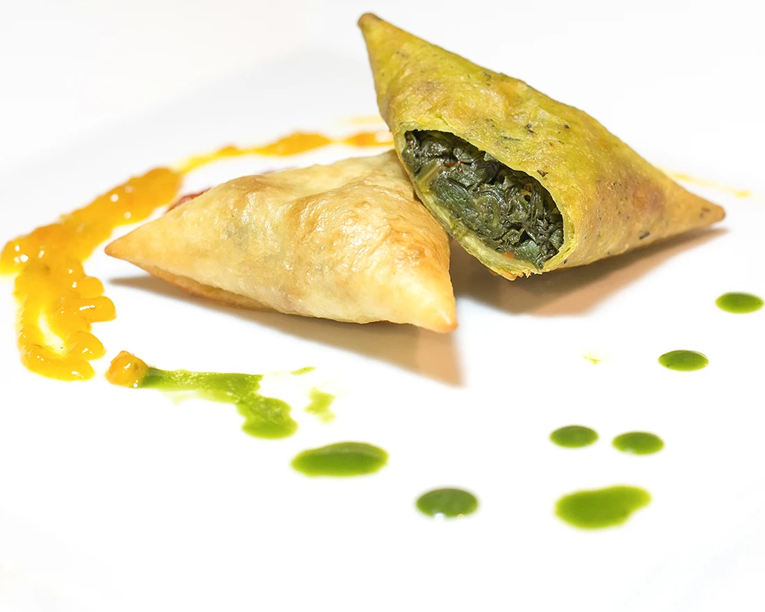 Spinach Samosa/Sambusa, 8 ct, (Frozen), Eat and serve fancy prepared samosas without leaving the house