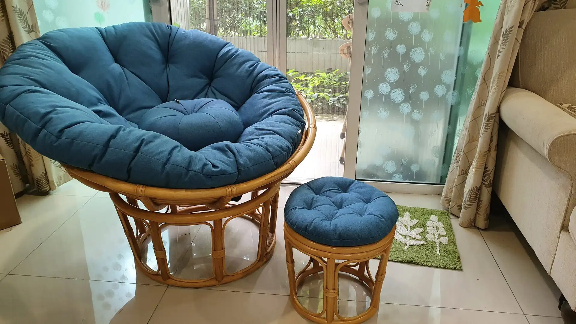 クラシックな手織りラタン回転式パパサンチェア、エレガントでモダンな