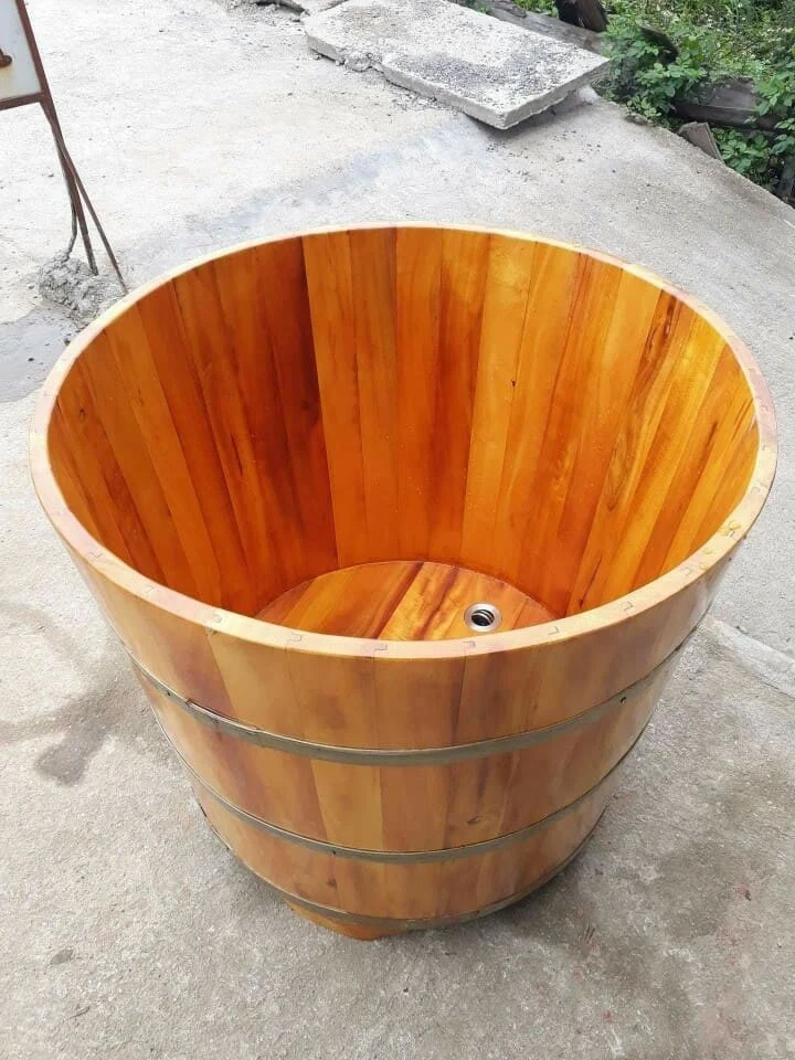 Outdoor Wooden Bathtub Hot Spa Tub,Round Bathtub,Freestanding Tub High Quality Cheap Price/kathy