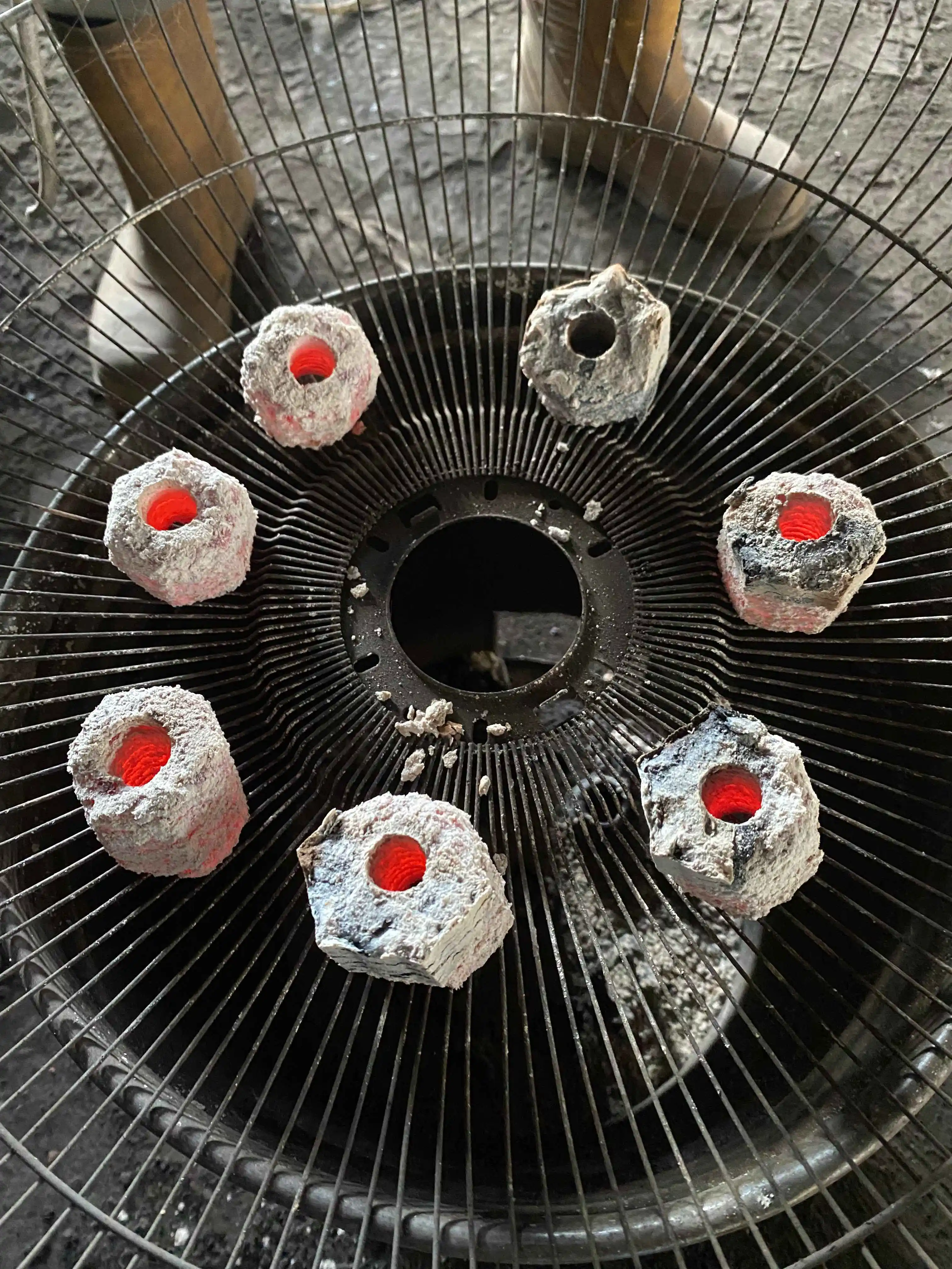 Top Pick C Grade Sawdust Briquette Barbecue Charcoal Used For Daily