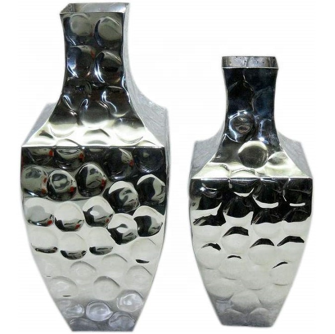 Ваза для цветов выколачиваю