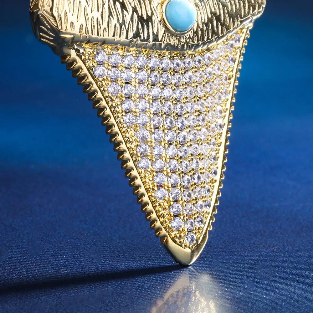 Pendentif Ancien En Or Massif 18 Carats, Dent De Requin - Bijou Vintage Occasion