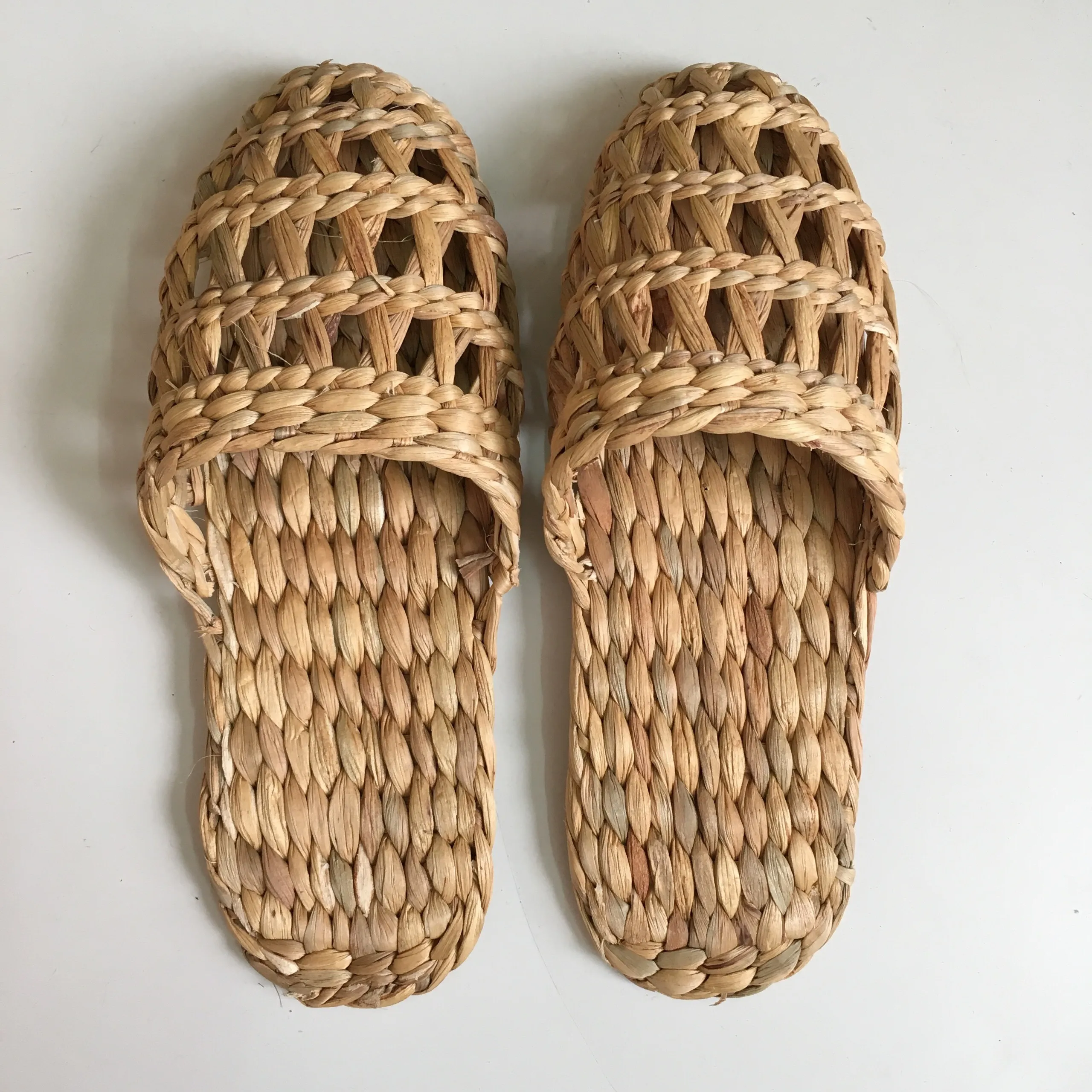 Handmade Water Hyacinth Slipper for Relaxing Life