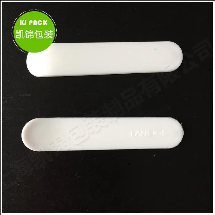White Small Plastic Cosmetic Spatulas for Facial Eye Cream Spoon Scoop Makeup Spatula Supplier Custom