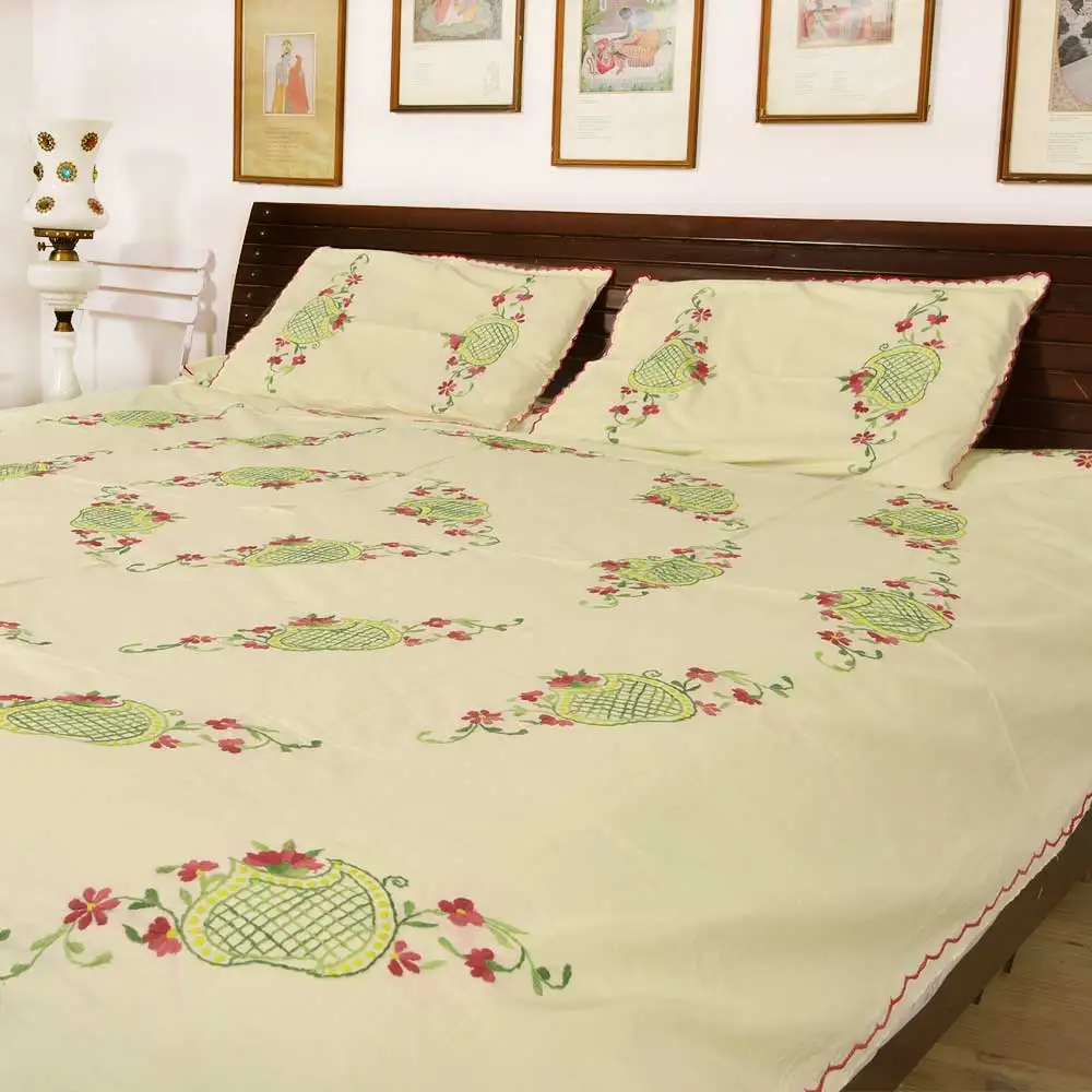 Handmade Cream Cotton Double Floral Design Indian Petals Bedsheet With Two Pillow Covers Linen Bl 170 Buy Cotton Handloom Bedsheets