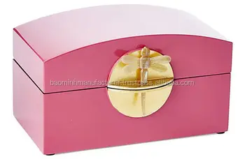 ジュエリーボックス　宝石箱￼ 漆器　　新品未使用￼金色 トンボ装飾付き 光沢のある漆塗りのジュエリーボックス、真珠母貝のトンボ留め金付き