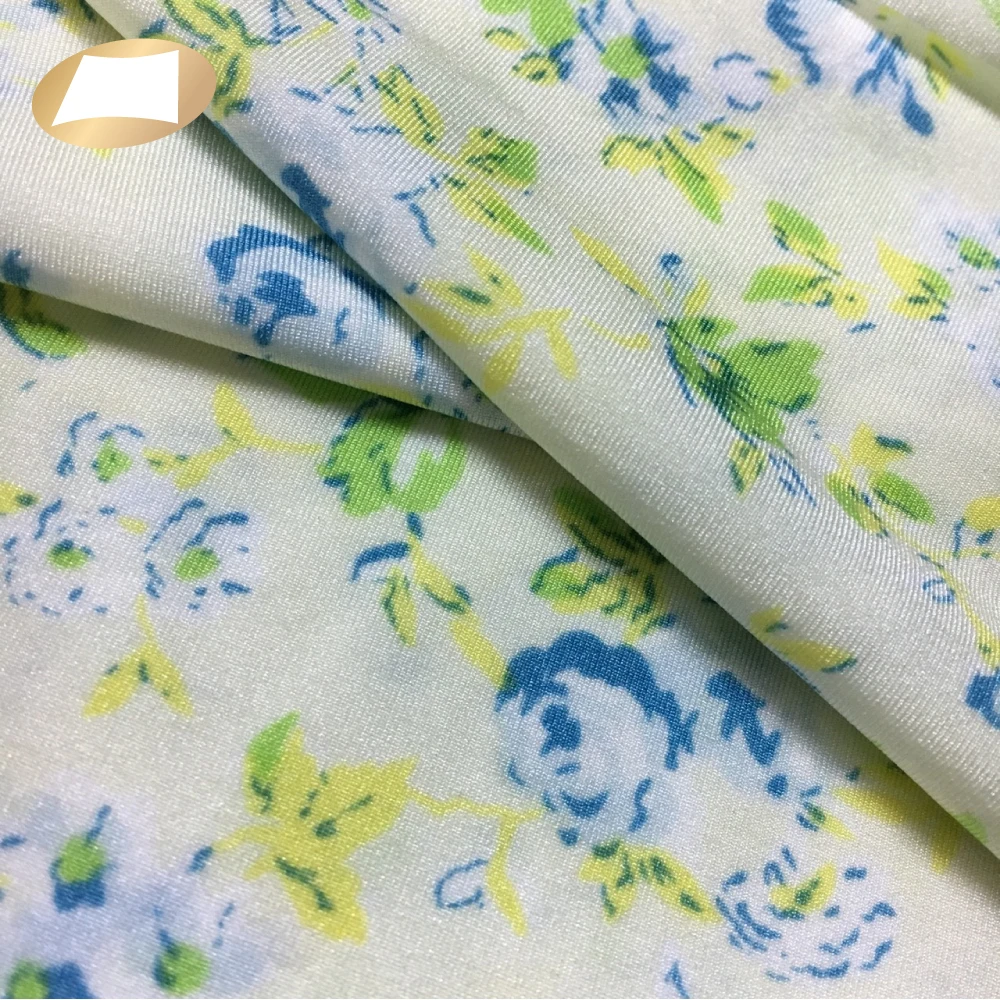 Трилобальная яркая нейлоновая ткань с принтом цветков