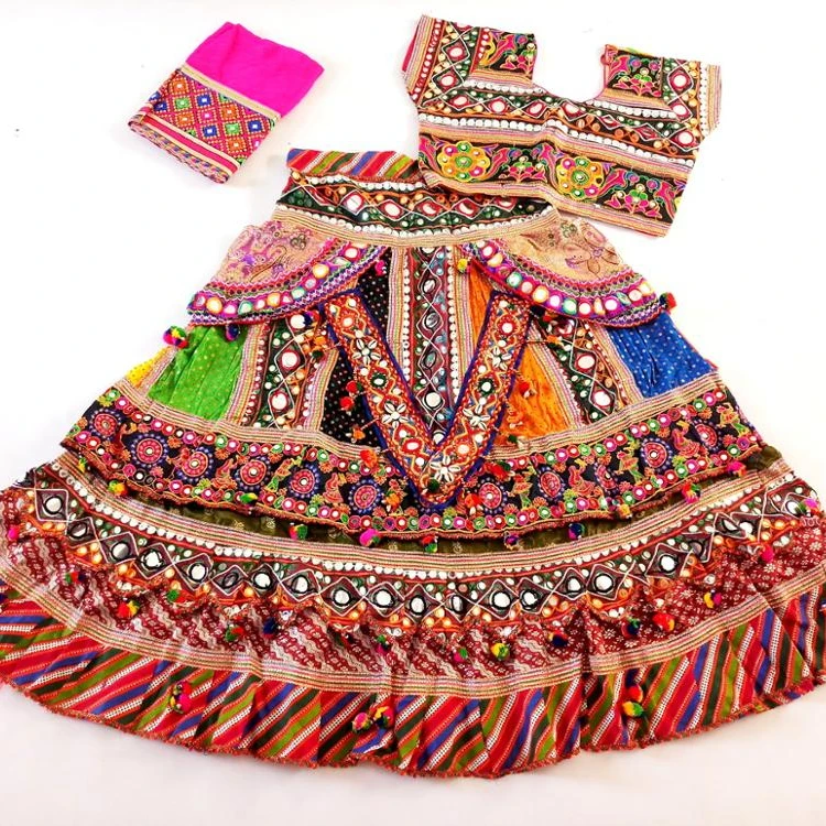 Girls Traditional Gujarati Garba Dandiya Dance Costume (Chaniya, Choli –  The Dance Bible