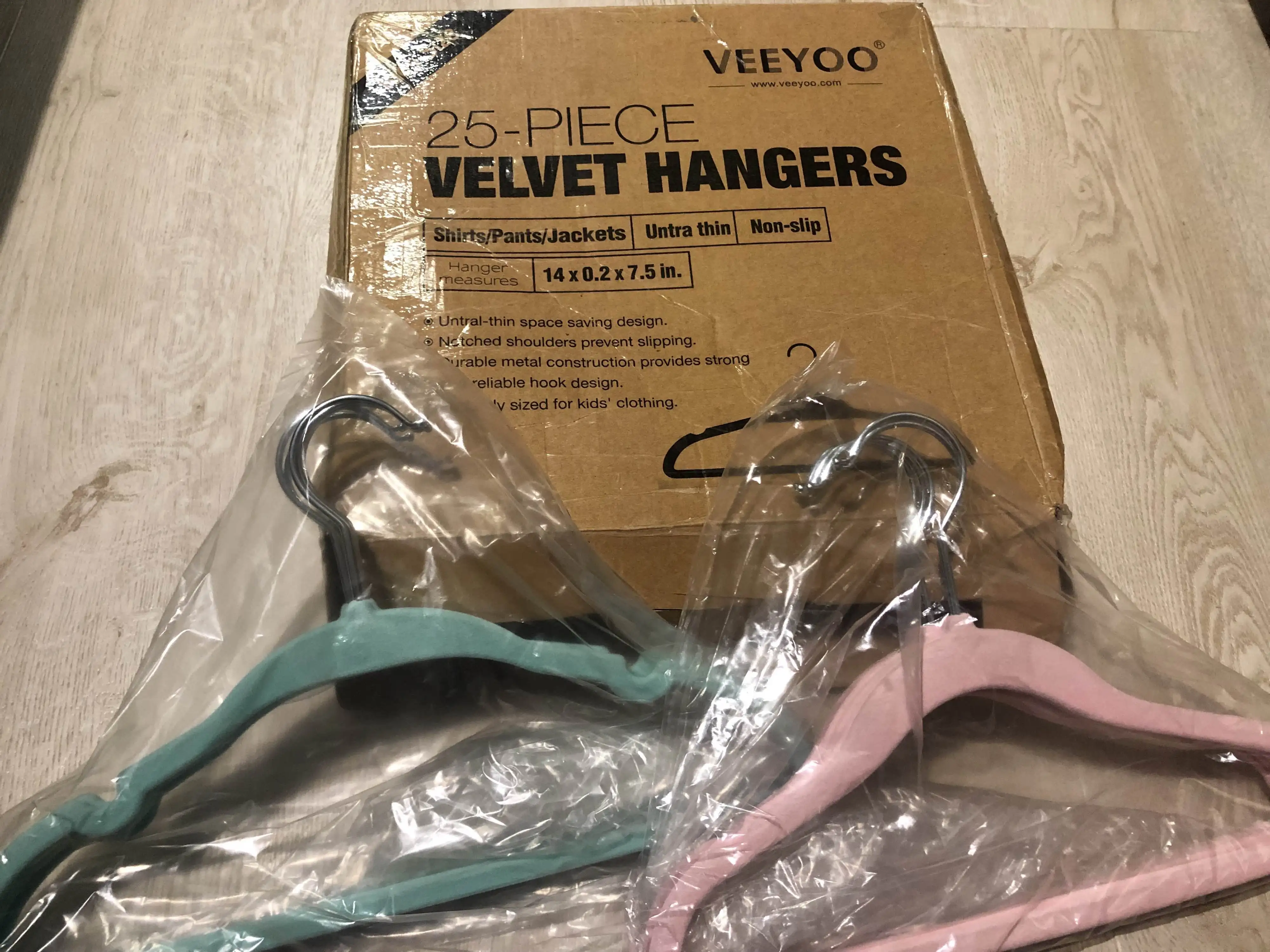 35cm velvet children hangers with logo