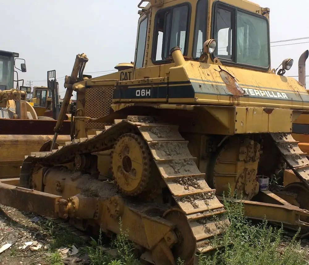 D6g2 бульдозер Caterpillar.