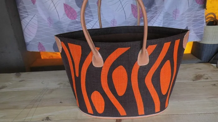 Manici in pelle e chiusura a coulisse rafia borsa di paglia