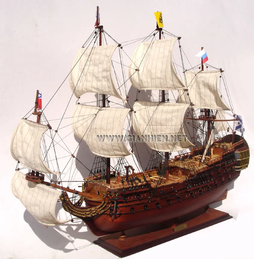 стендовые модели военной техники. настольные модели. модели парусных кораблей. трицератопс икеа. макет боевой техники.