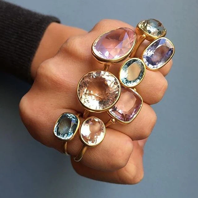 Модные кольца с камнями