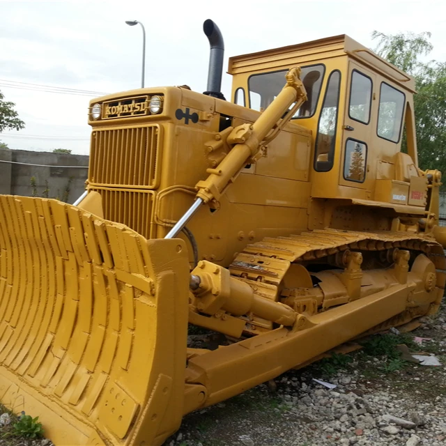 Бульдозер 21. Komatsu d85a-21. Бульдозер Комацу 85. Гусеничный бульдозер Komatsu d155a-5. Бульдозеры Комацу 155 Ах в роботе.