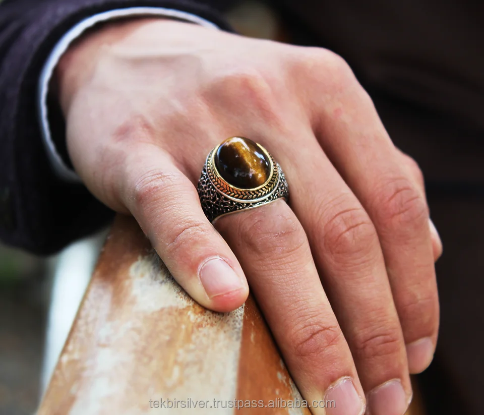 Мужские кольца из камня