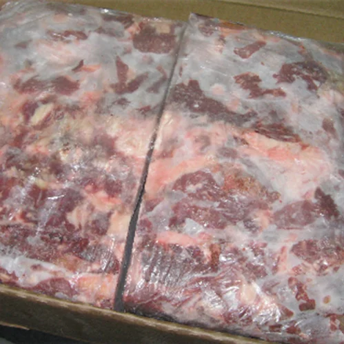 Замороженное мясо купить. Обрезь говяжья замороженная. Мясо пласт замороженное.