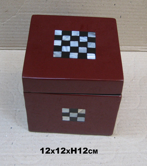 Лаковая коробка