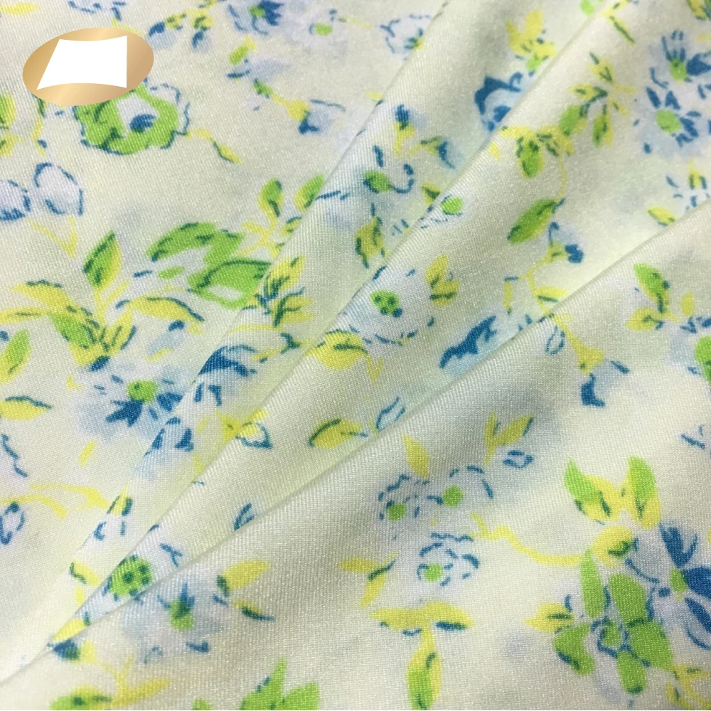 Трилобальная яркая нейлоновая ткань с принтом цветков