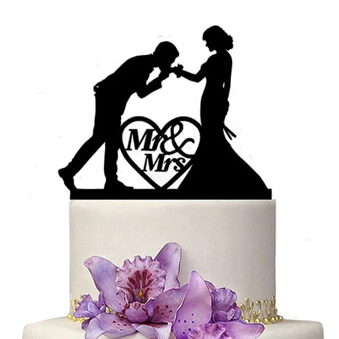 Wedding Couple Cake Topper Stock Photo - Download Image Now - Wedding Cake  Figurine, Wedding Cake, Bride - iStock