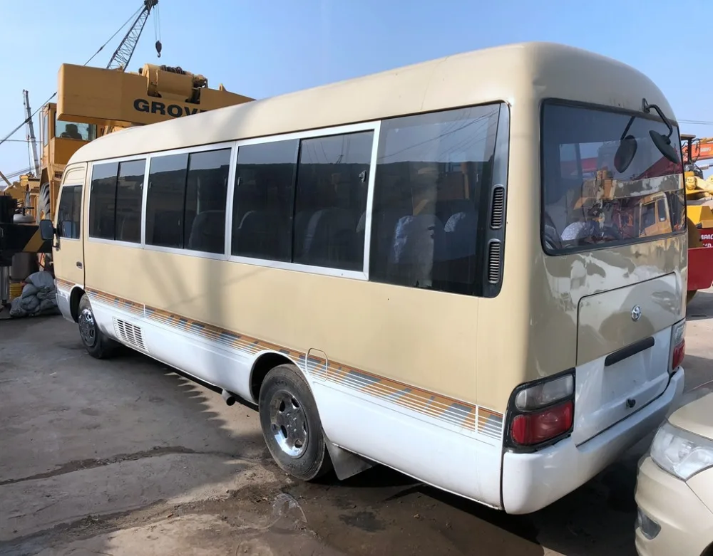 使用日本中型巴士4x2